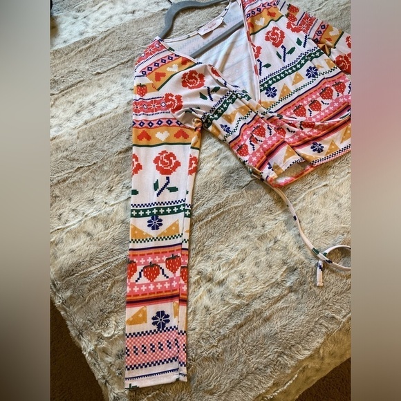 : : LISA SAYS GAH NEW Floral Fruit Quilted Wrap Skirt & Long Sleeve Crop Set : : - Picture 4 of 15